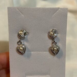 Christian Dior Silver Tone Pearl Heart & Moon Swing Earrings 🩶